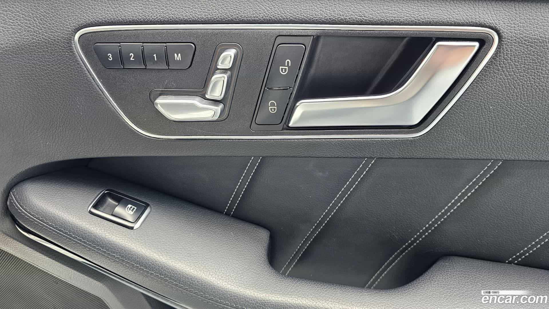 E-Class Mercedes-Benz 2015.1-OPTION-024