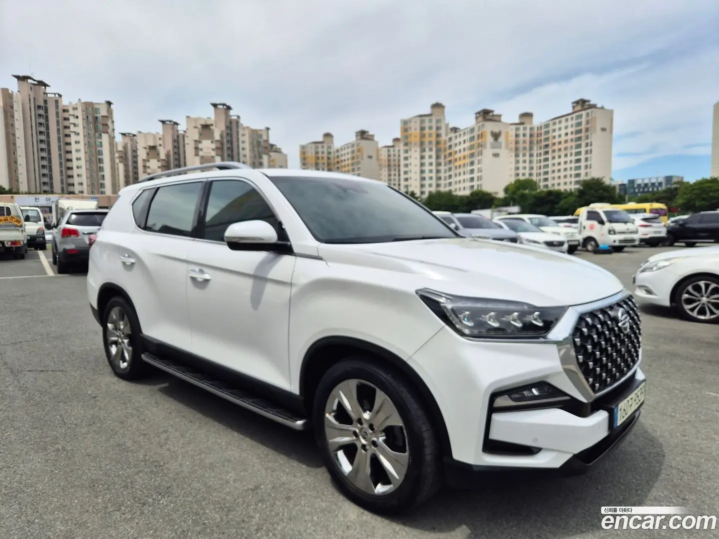 Main__Slider__Photo:Rexton KG Mobility 2021.9-0