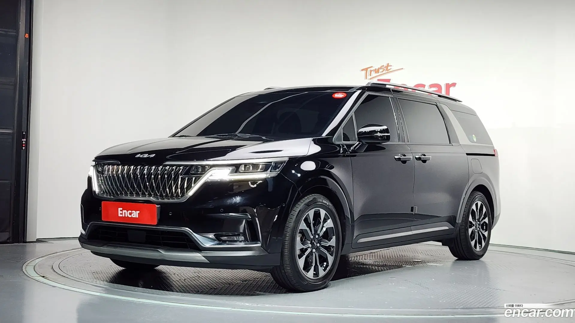 Main__Slider__Photo:Canival Kia 2023.0-0