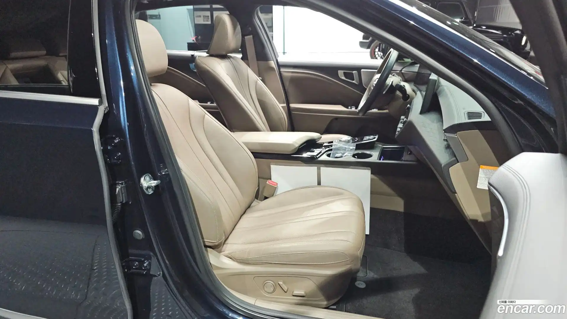 K8 Kia 2023.4-OPTION-016