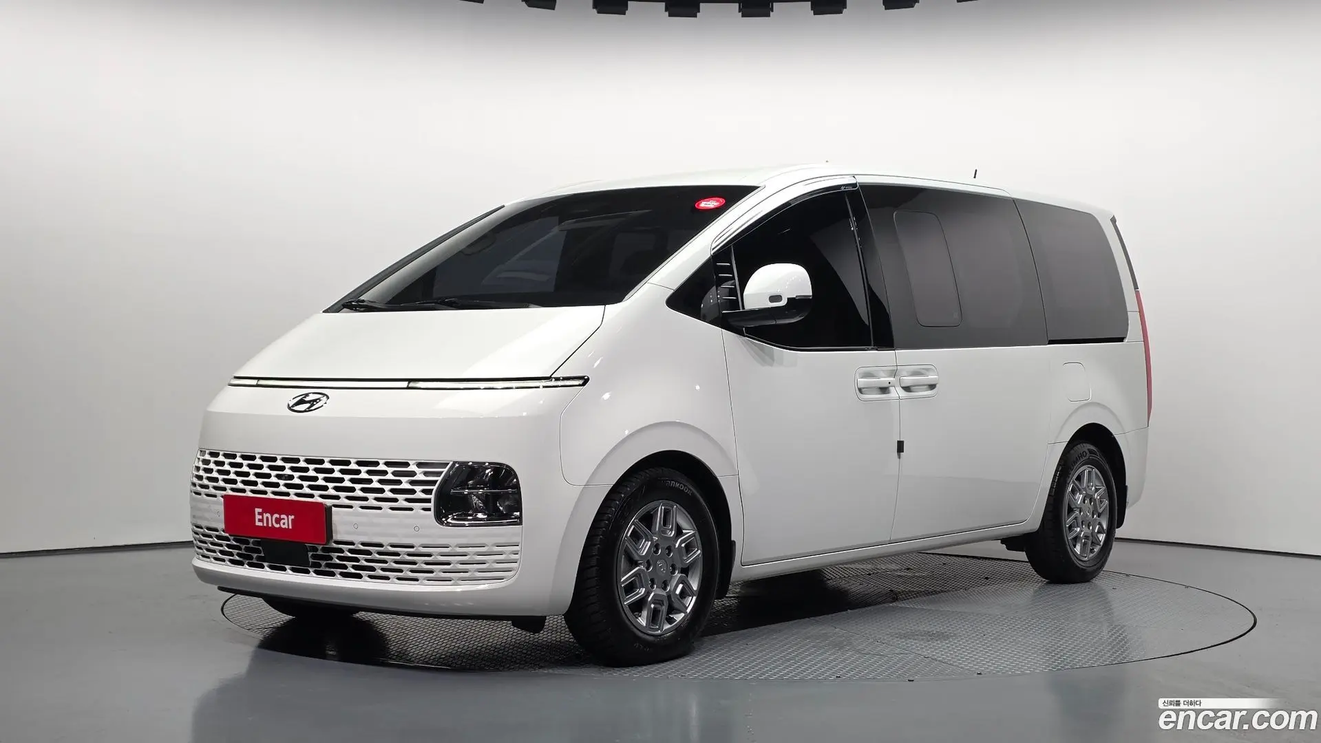 Main__Slider__Photo:Staria Hyundai 2021.8-0