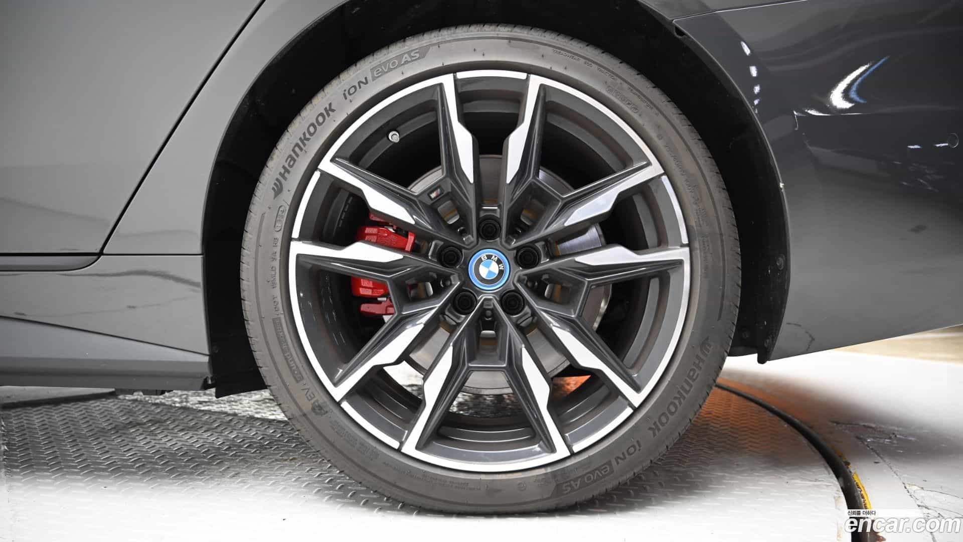 i4 BMW 2024.6-OUTER-005
