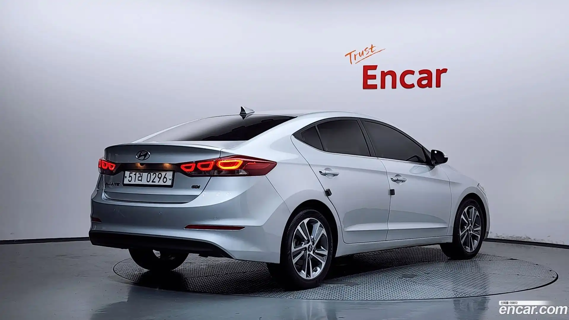 AVANTE Hyundai 2016.0-OUTER-002