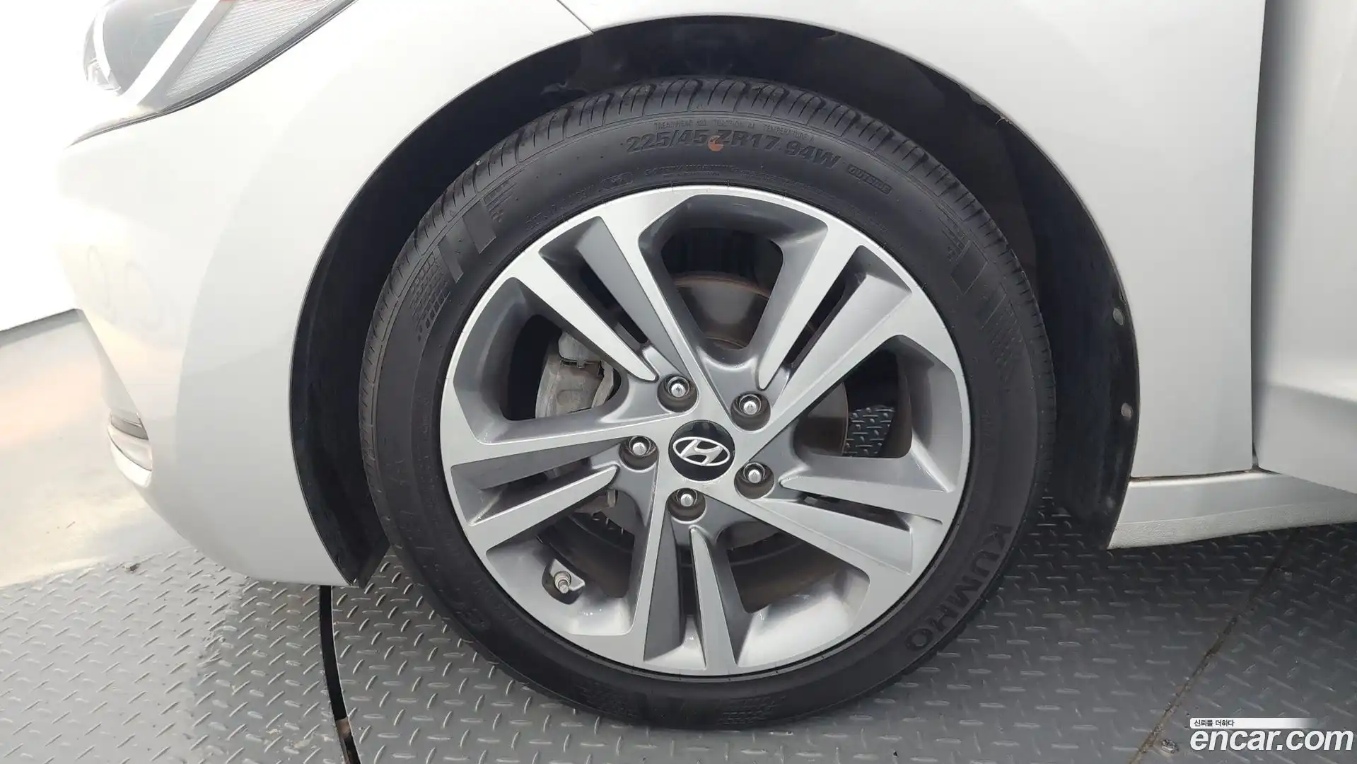 AVANTE Hyundai 2016.0-OUTER-005