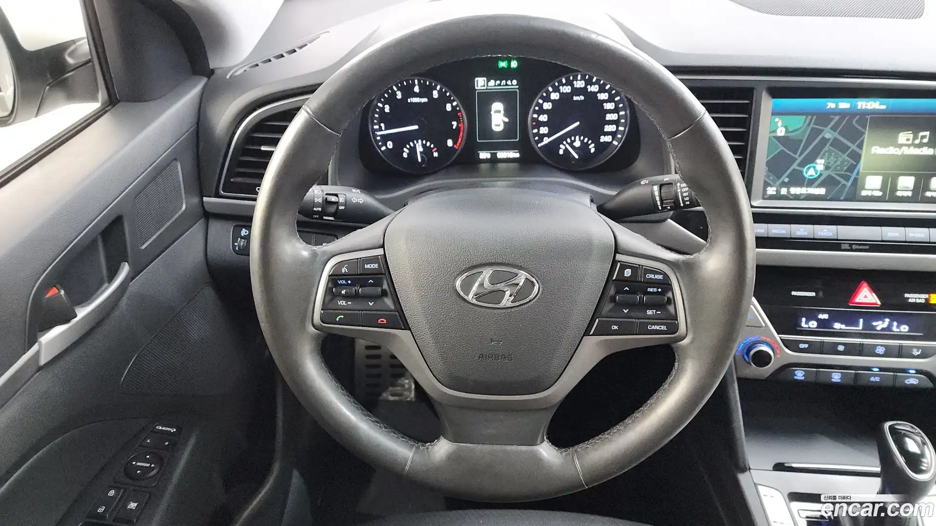 AVANTE Hyundai 2016.0-OPTION-017