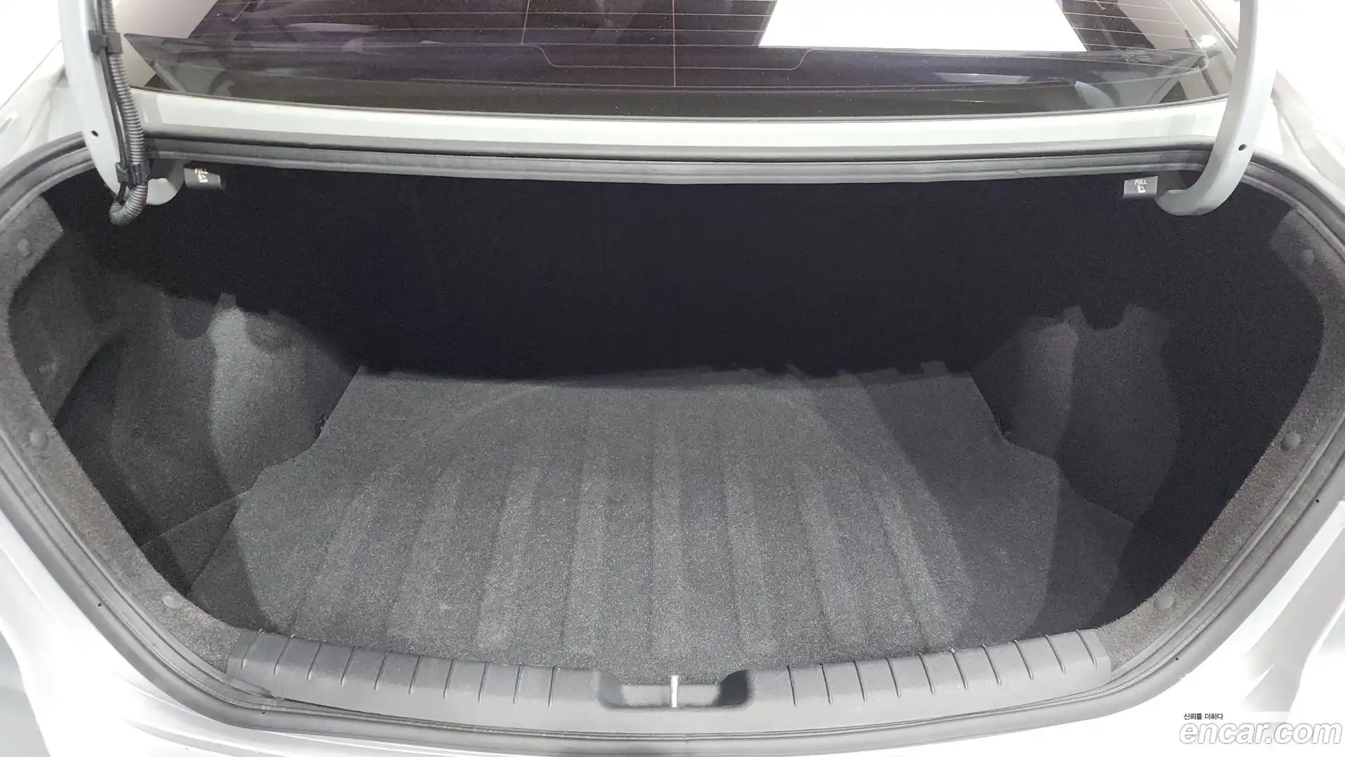 AVANTE Hyundai 2016.0-OPTION-021