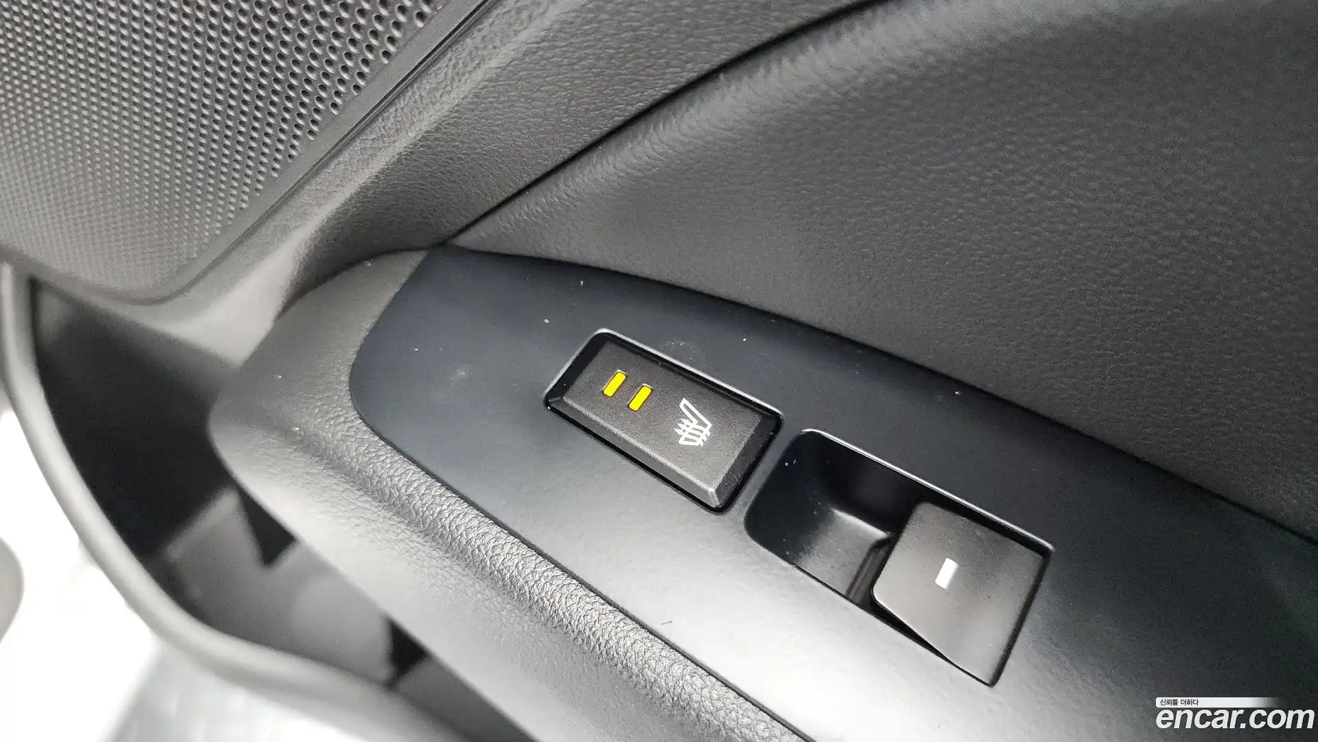 AVANTE Hyundai 2016.0-OPTION-043
