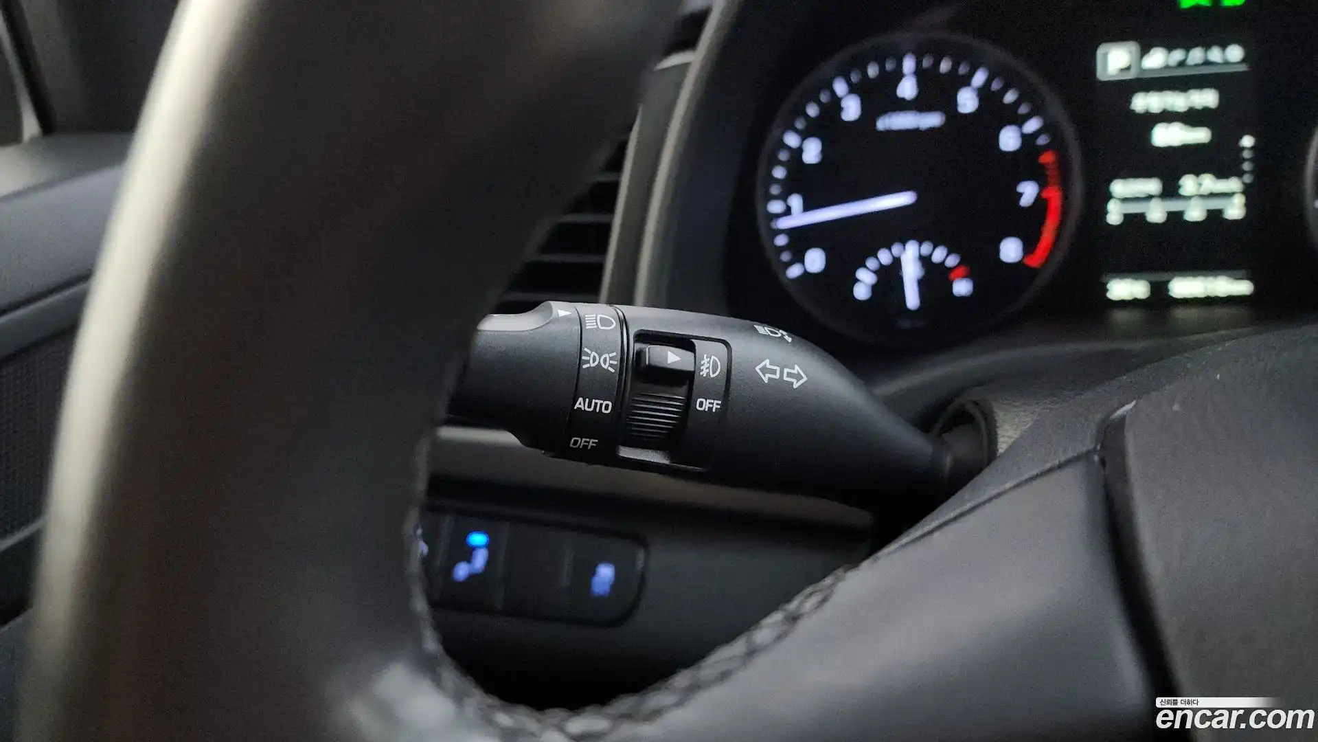 AVANTE Hyundai 2016.0-OPTION-045