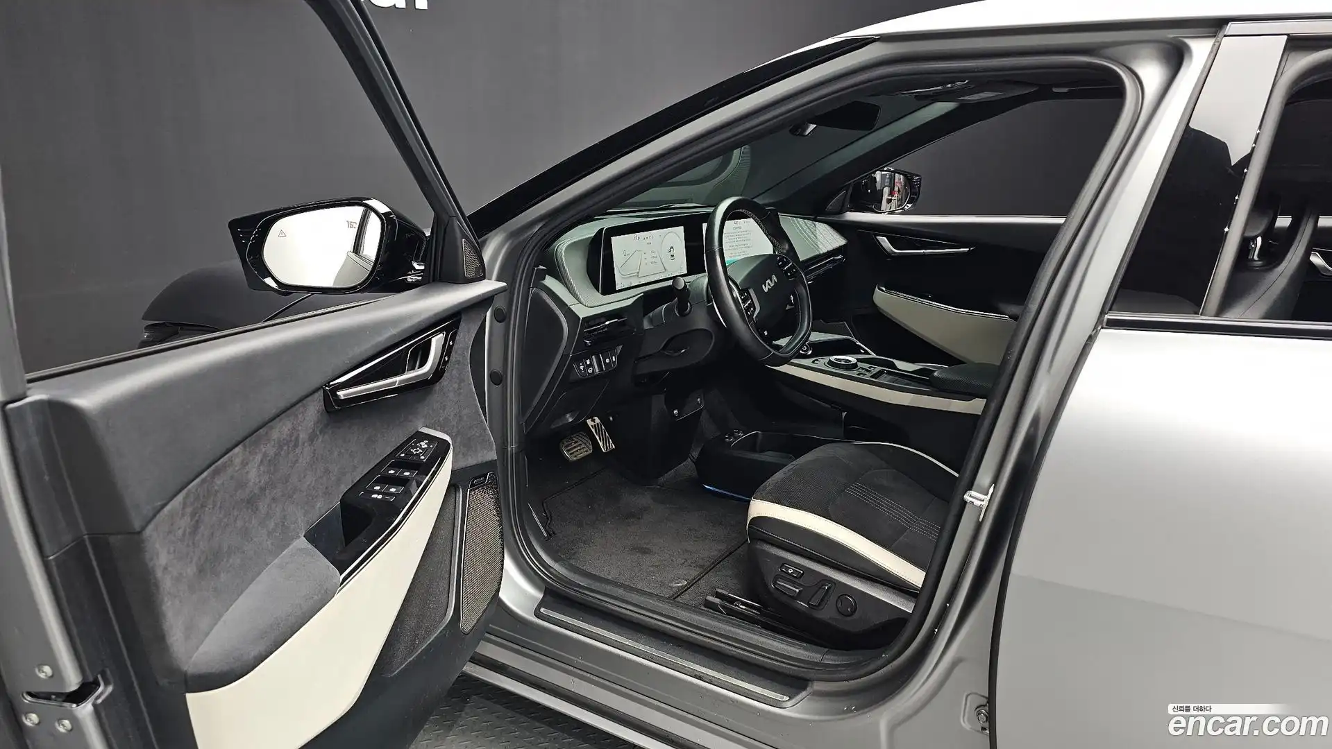 EV6 Kia 2022.2-INNER-010