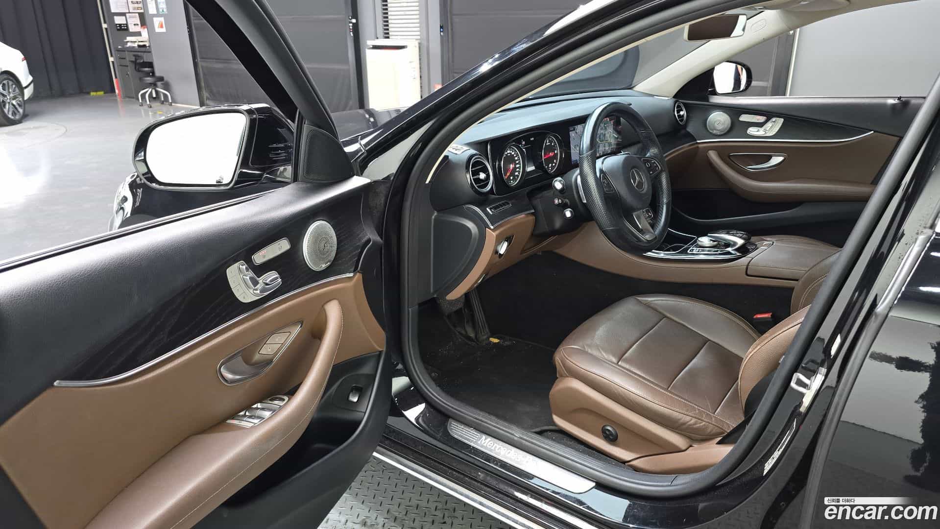 E-Class Mercedes-Benz 2017.4-INNER-010