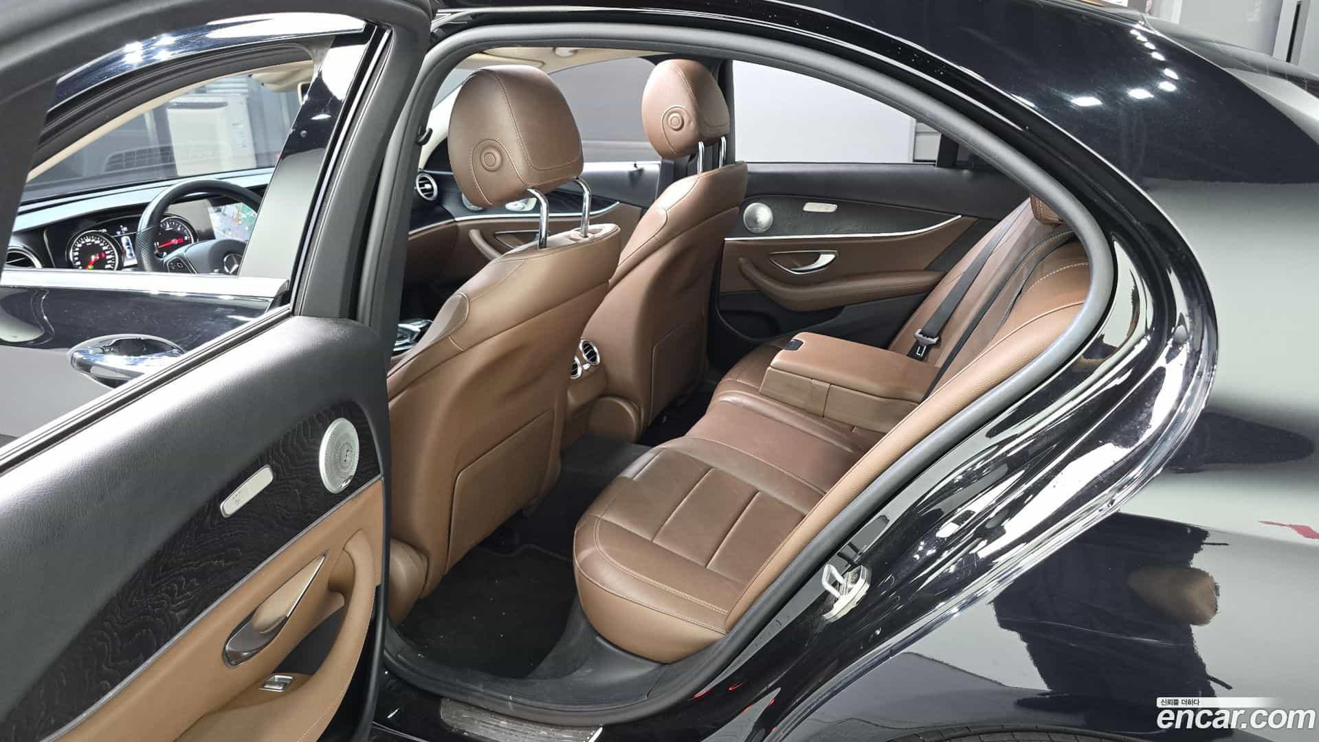 E-Class Mercedes-Benz 2017.4-OPTION-015