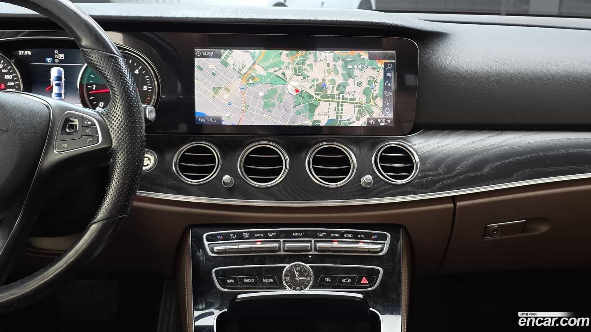 E-Class Mercedes-Benz 2017.4-OPTION-023