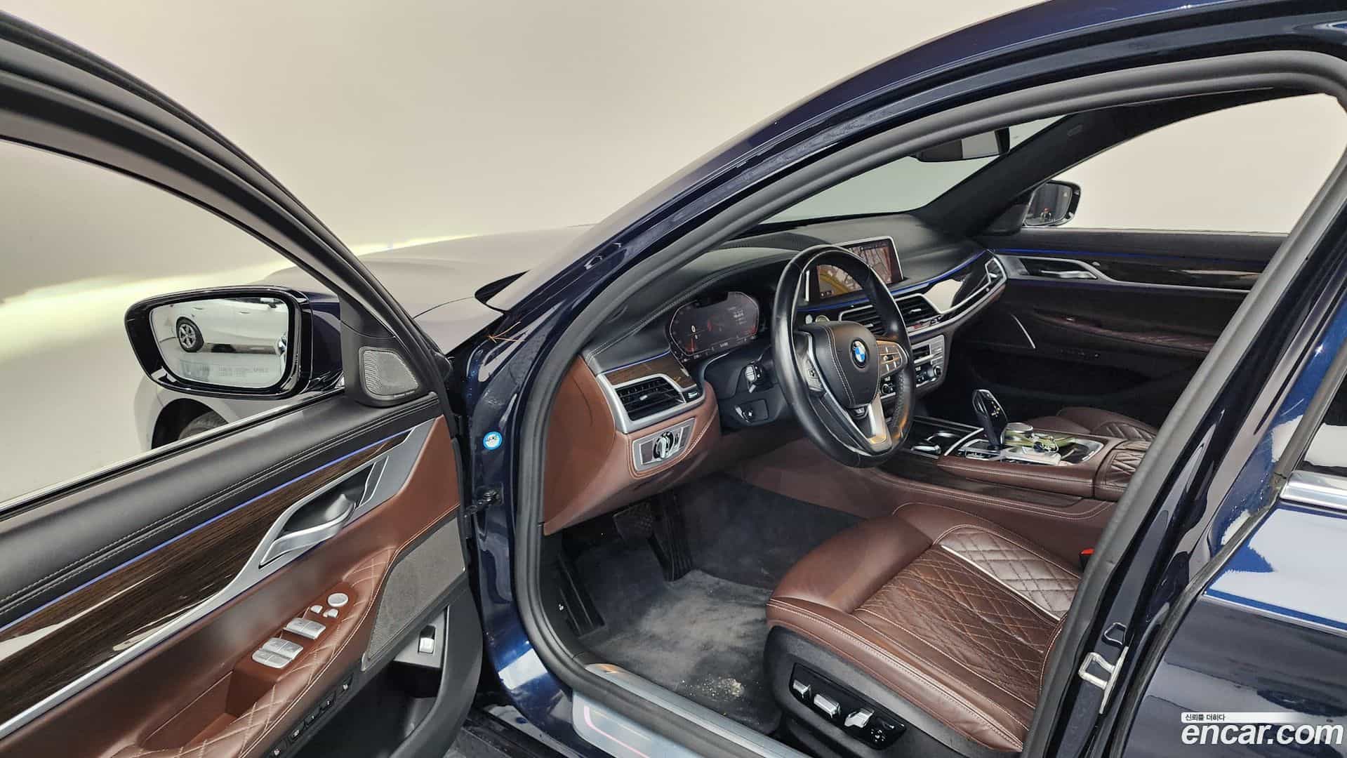 7-Series BMW 2019.6-INNER-010