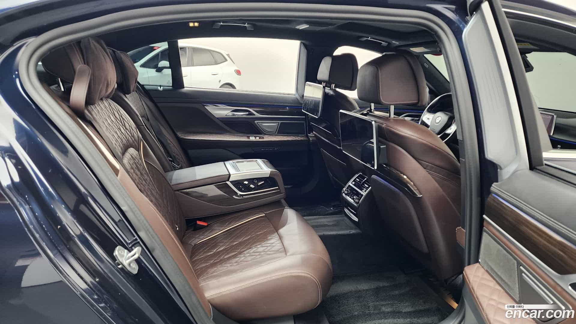 7-Series BMW 2019.6-OPTION-015