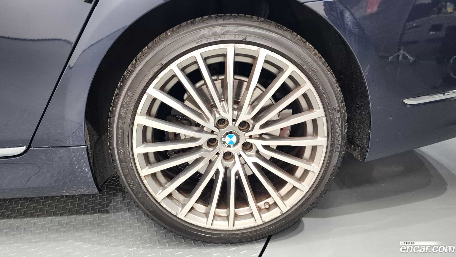 7-Series BMW 2019.6-OUTER-031
