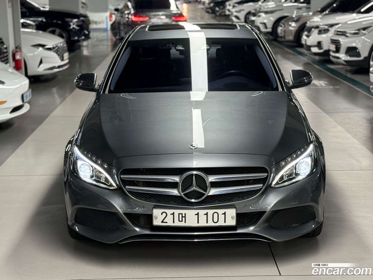 Main__Slider__Photo:C-Class Mercedes-Benz 2017.11-0