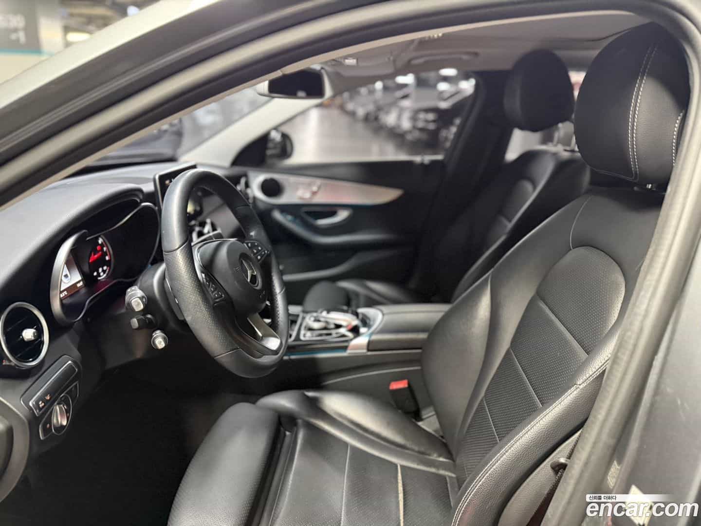 C-Class Mercedes-Benz 2017.11-INNER-009