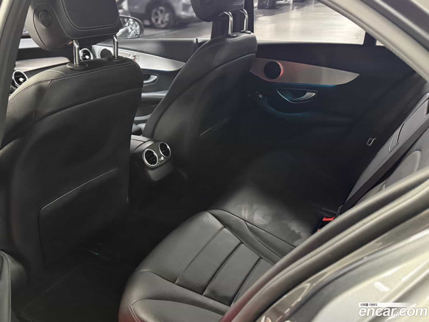 C-Class Mercedes-Benz 2017.11-INNER-010