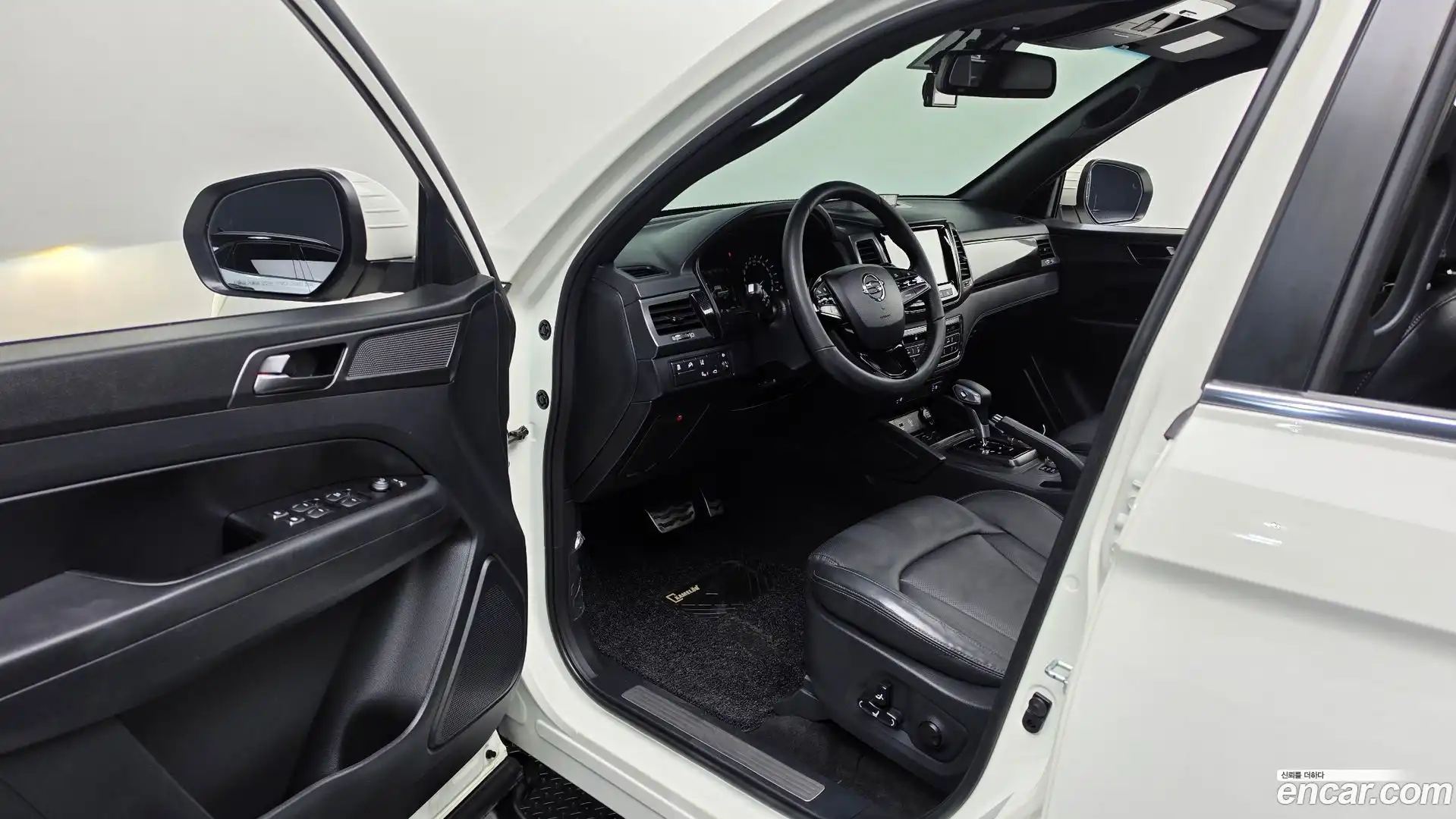 Rexton KG Mobility 2021.6-INNER-010