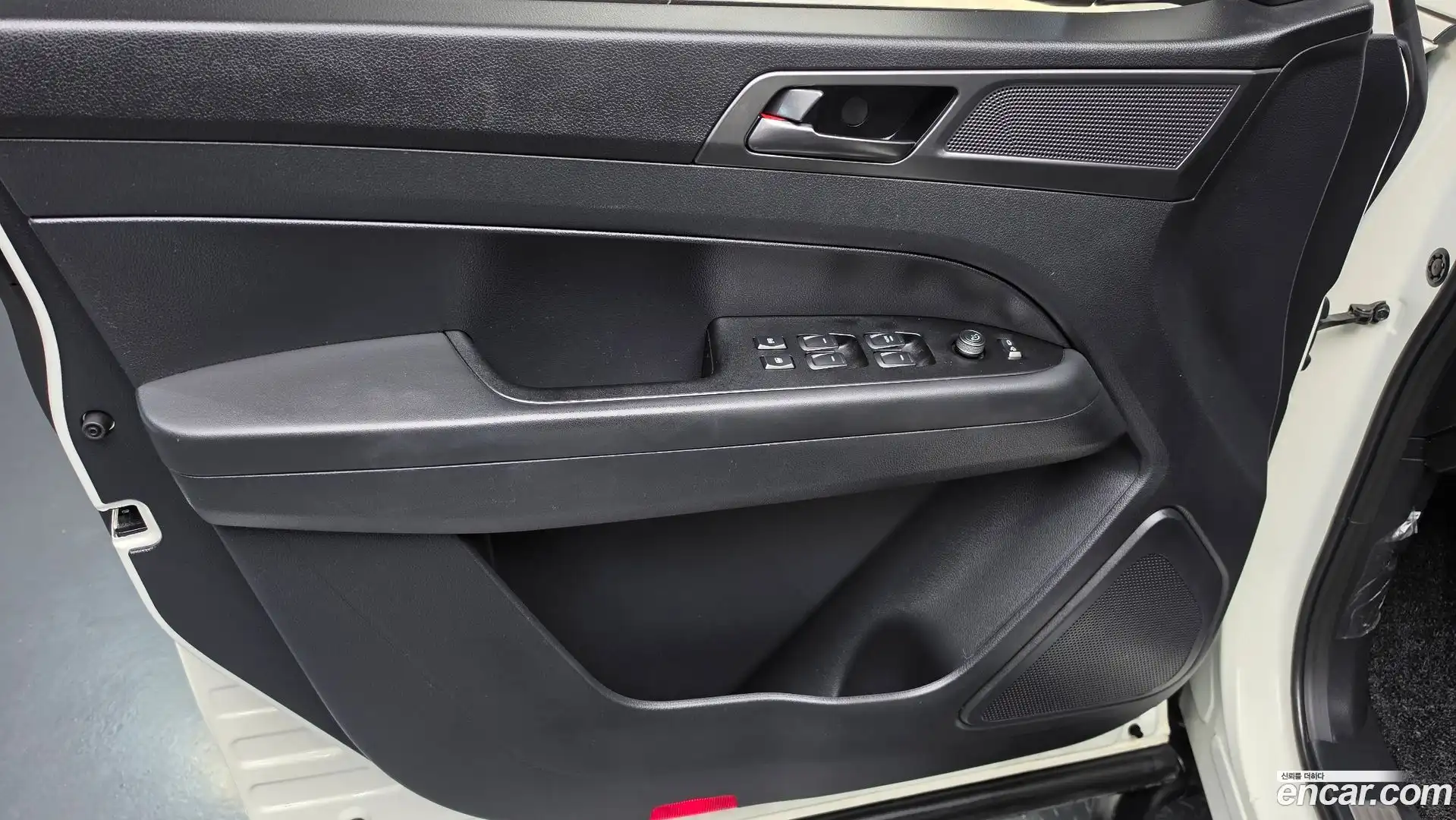 Rexton KG Mobility 2021.6-INNER-034