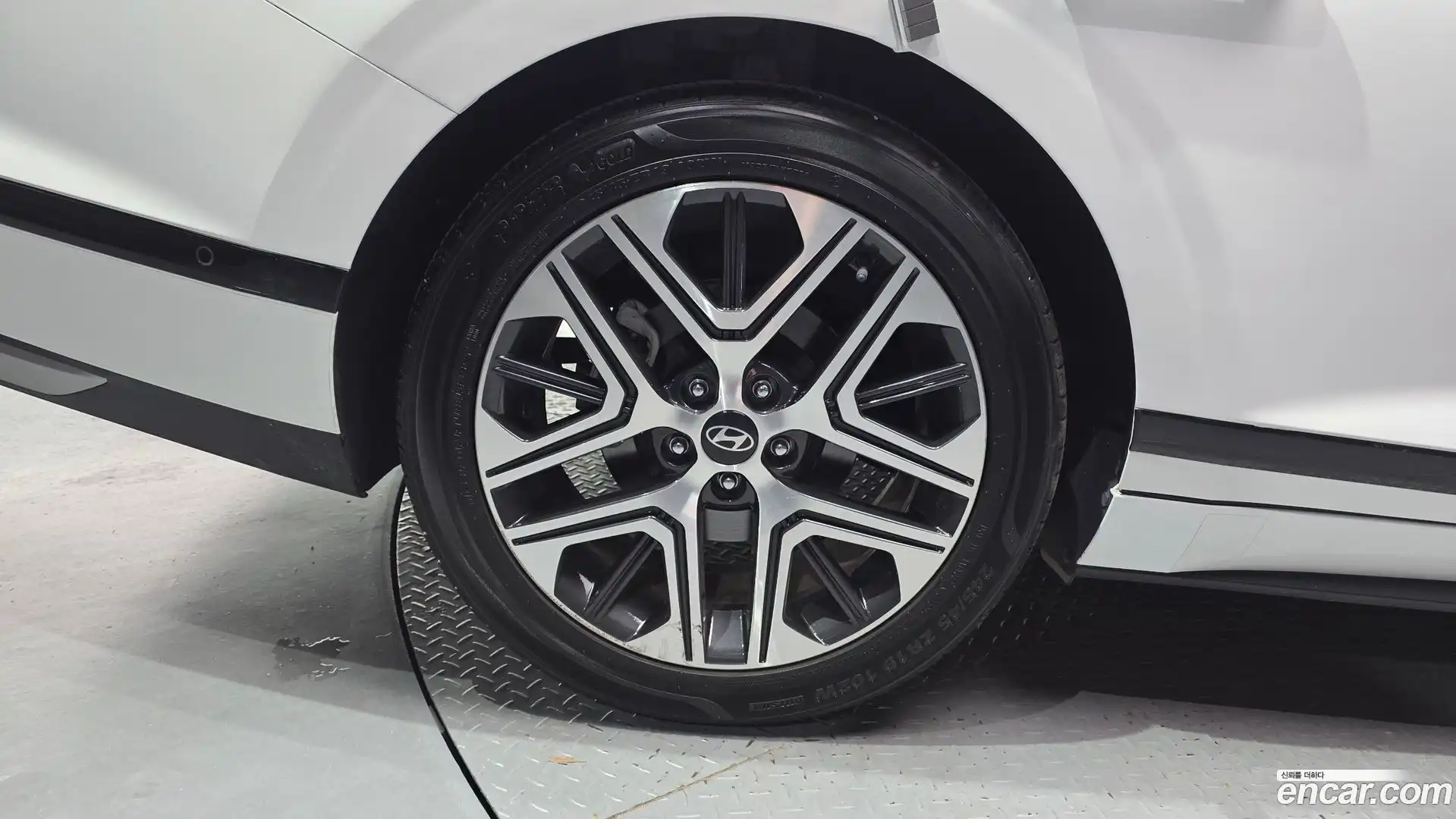 Grandeur Hyundai 2023.0-OUTER-005
