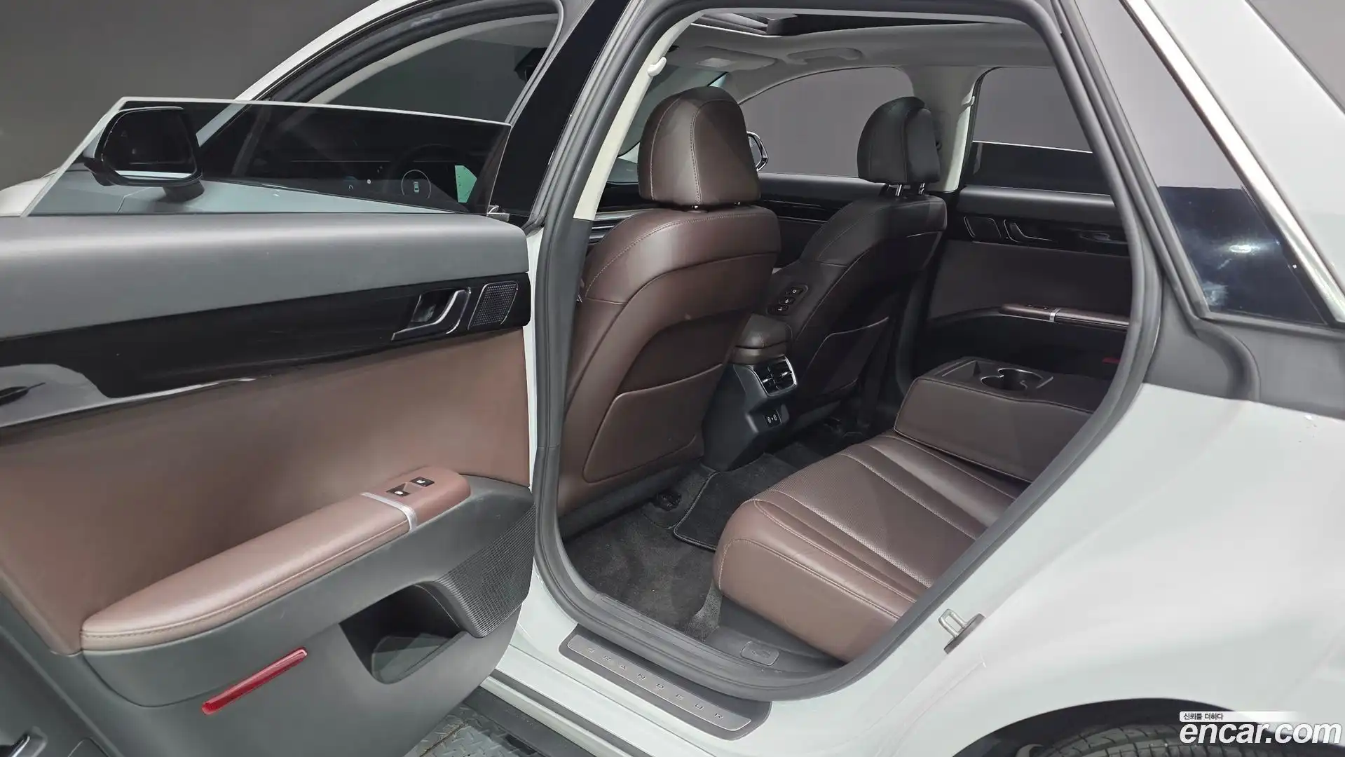Grandeur Hyundai 2023.0-OPTION-016