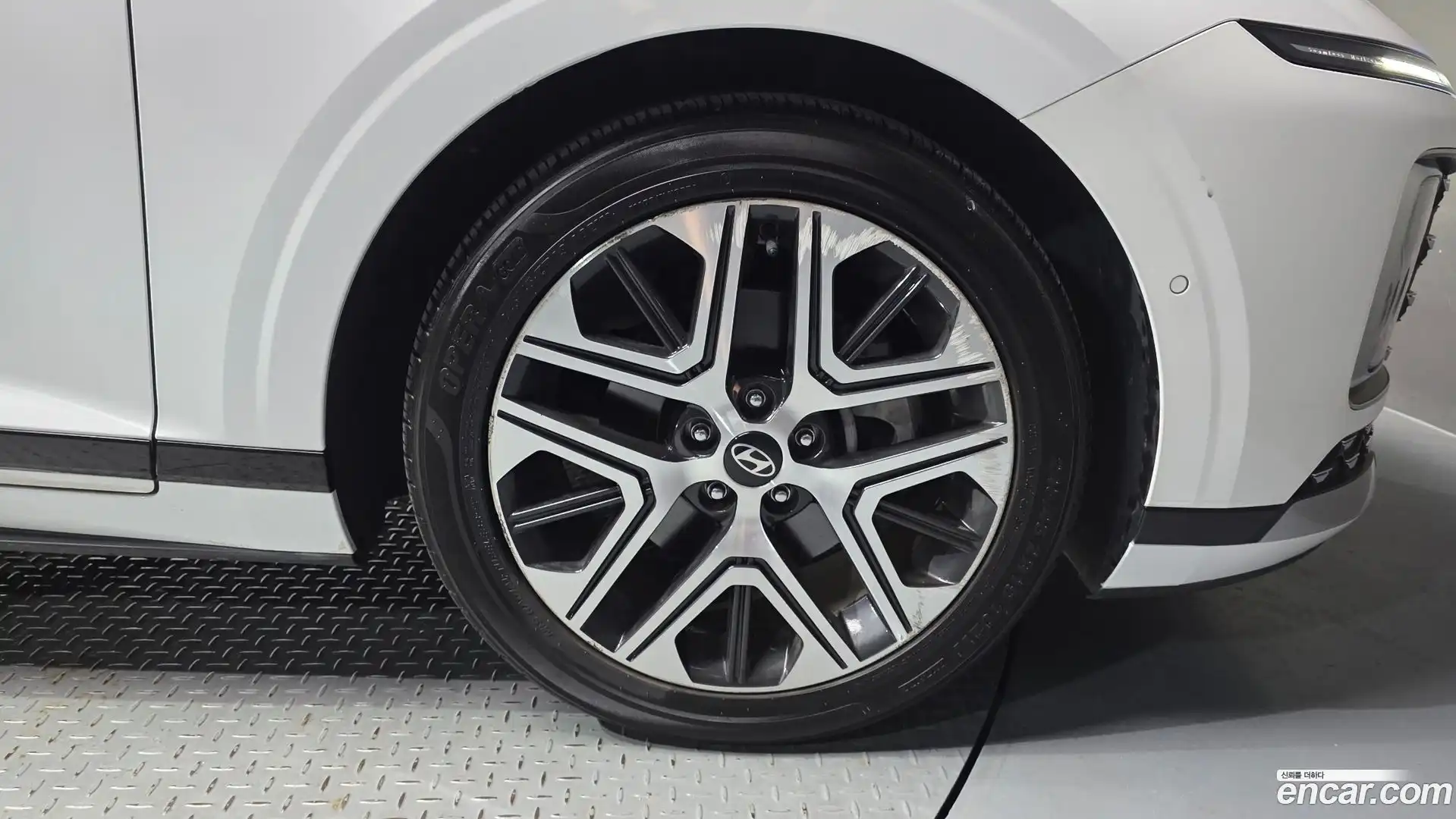 Grandeur Hyundai 2023.0-OUTER-031