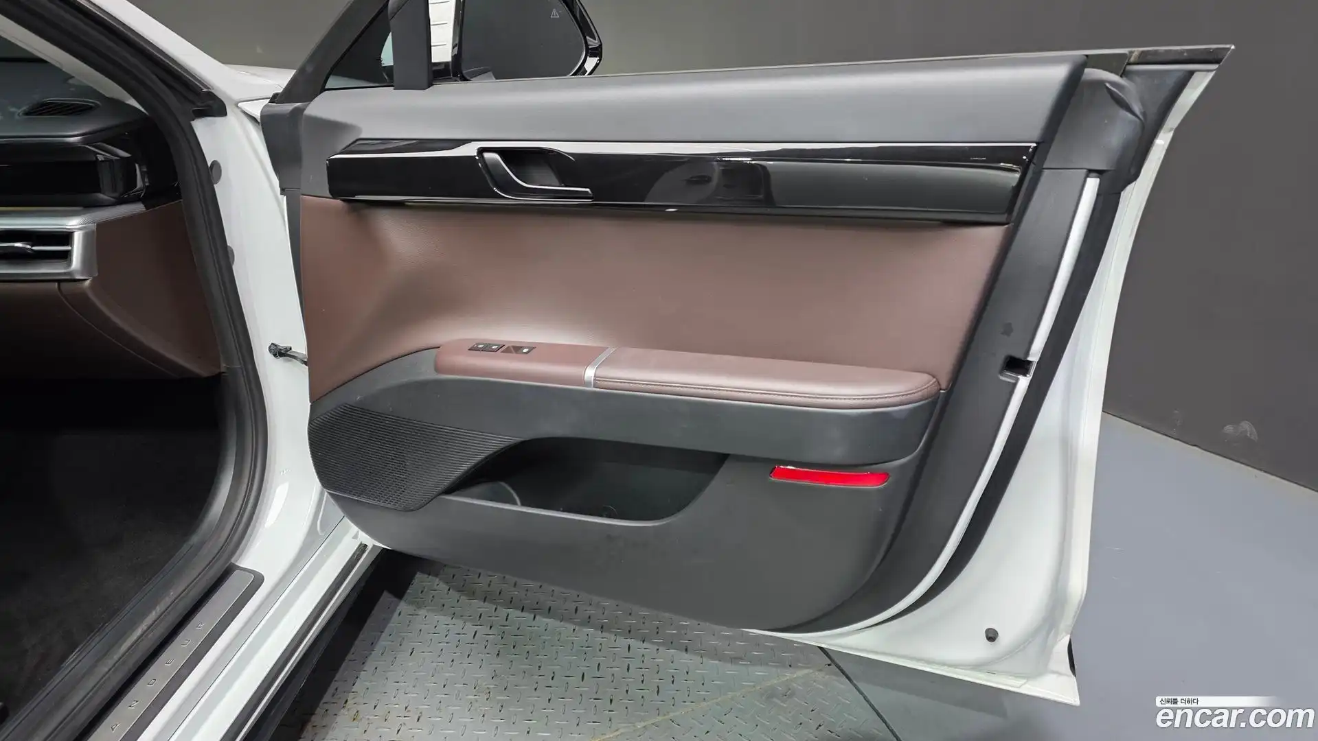 Grandeur Hyundai 2023.0-INNER-034