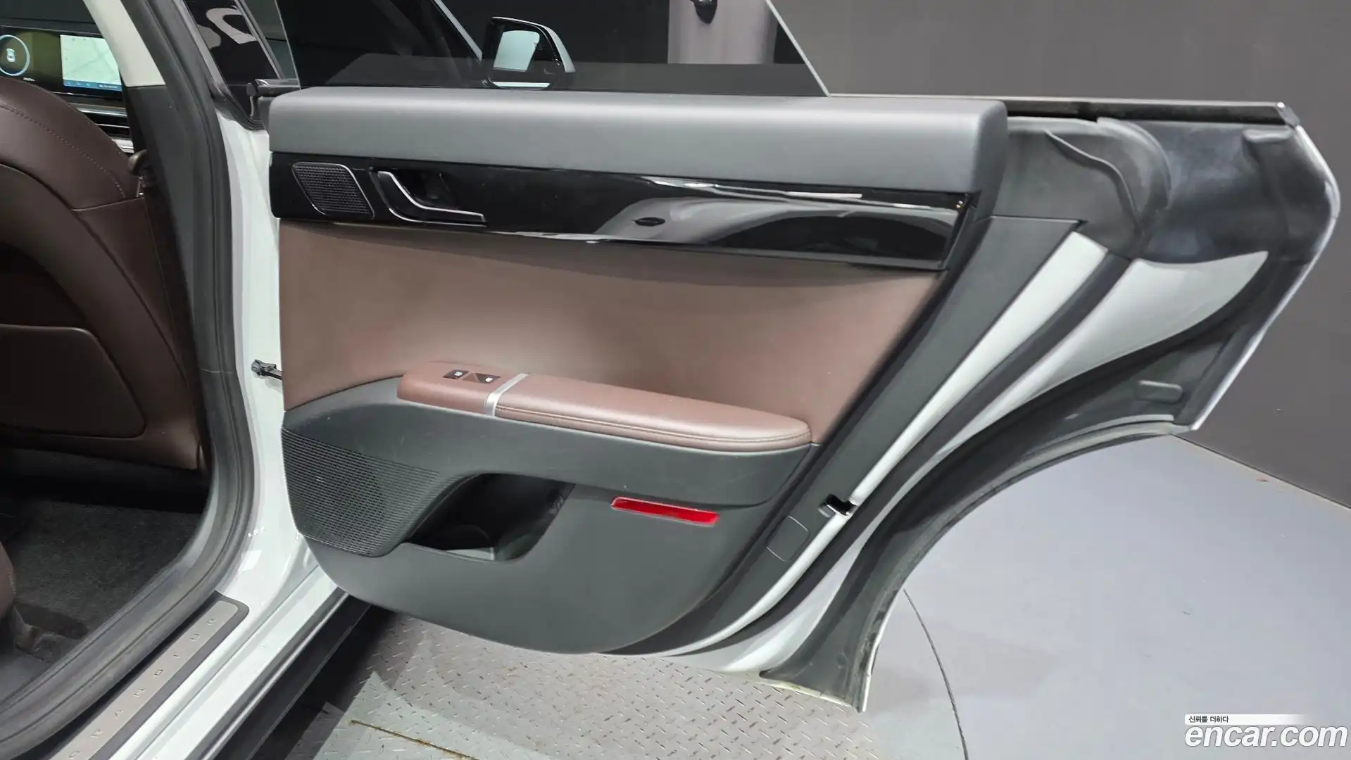 Grandeur Hyundai 2023.0-INNER-035