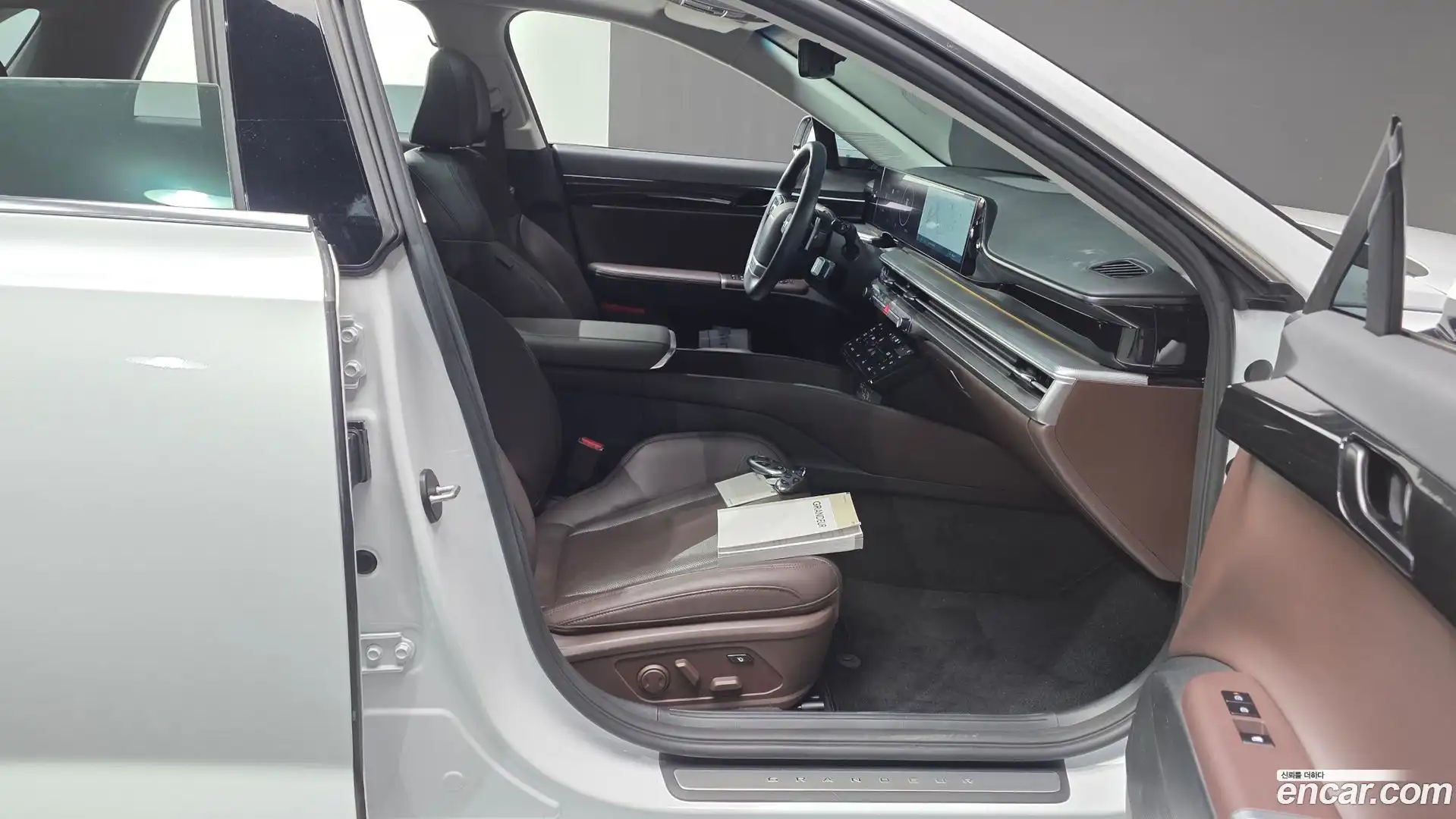 Grandeur Hyundai 2023.0-INNER-036