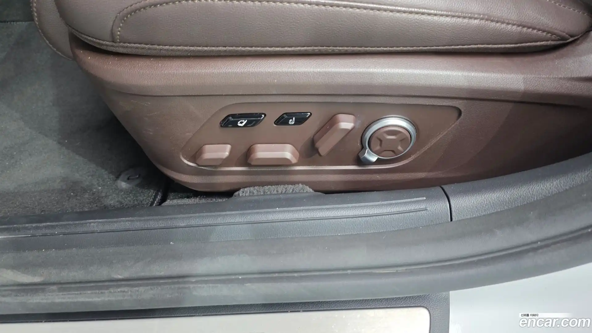 Grandeur Hyundai 2023.0-OPTION-045