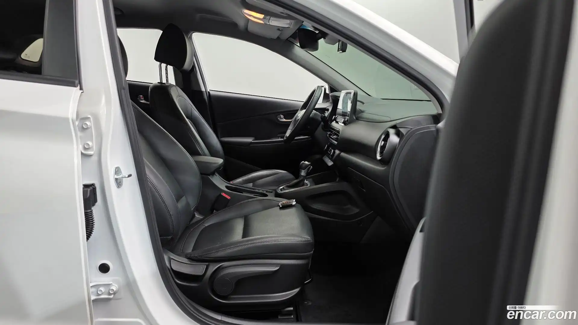 Kona Hyundai 2021.11-INNER-036