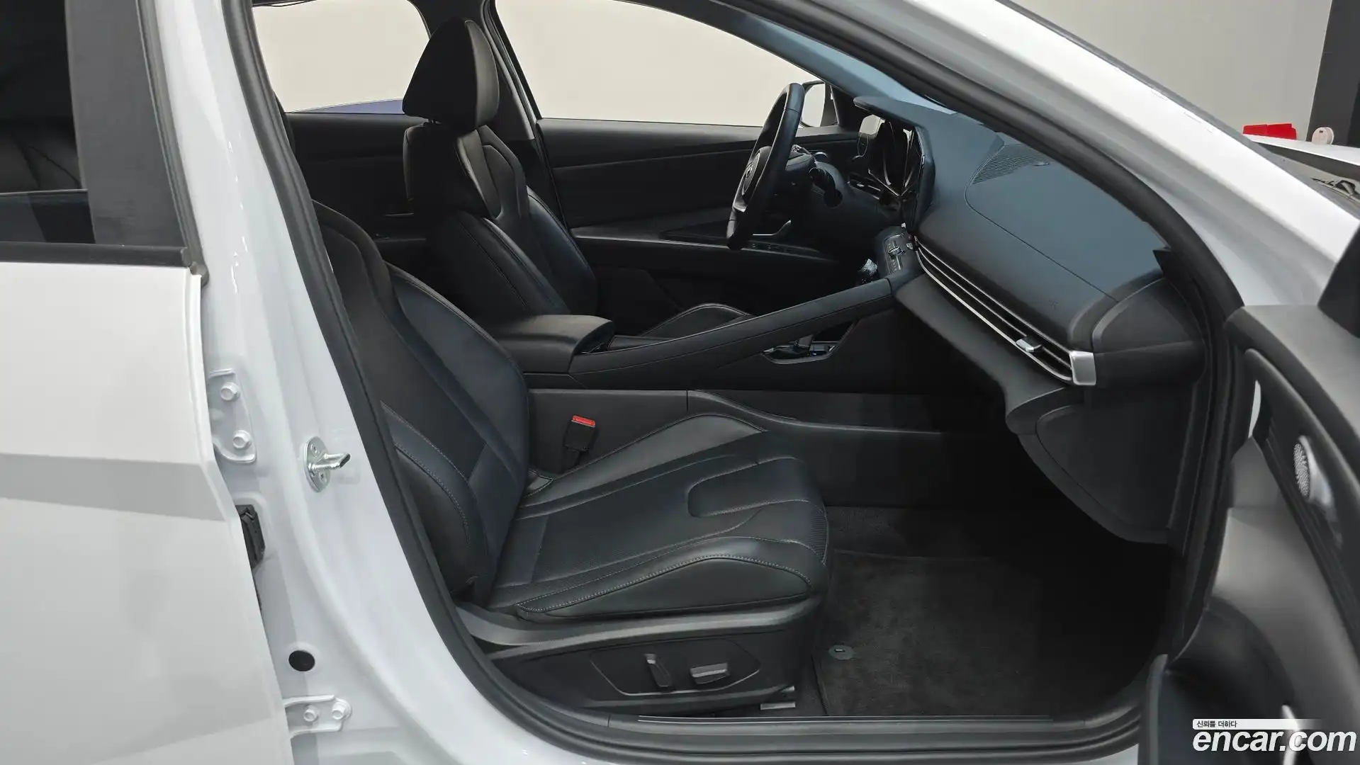 AVANTE Hyundai 2023.2-OPTION-015