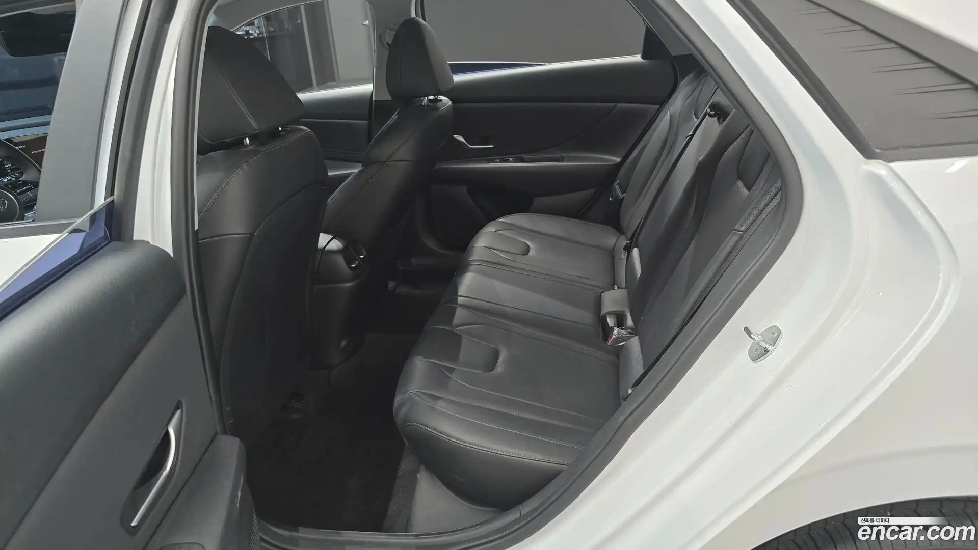 AVANTE Hyundai 2023.2-OPTION-016