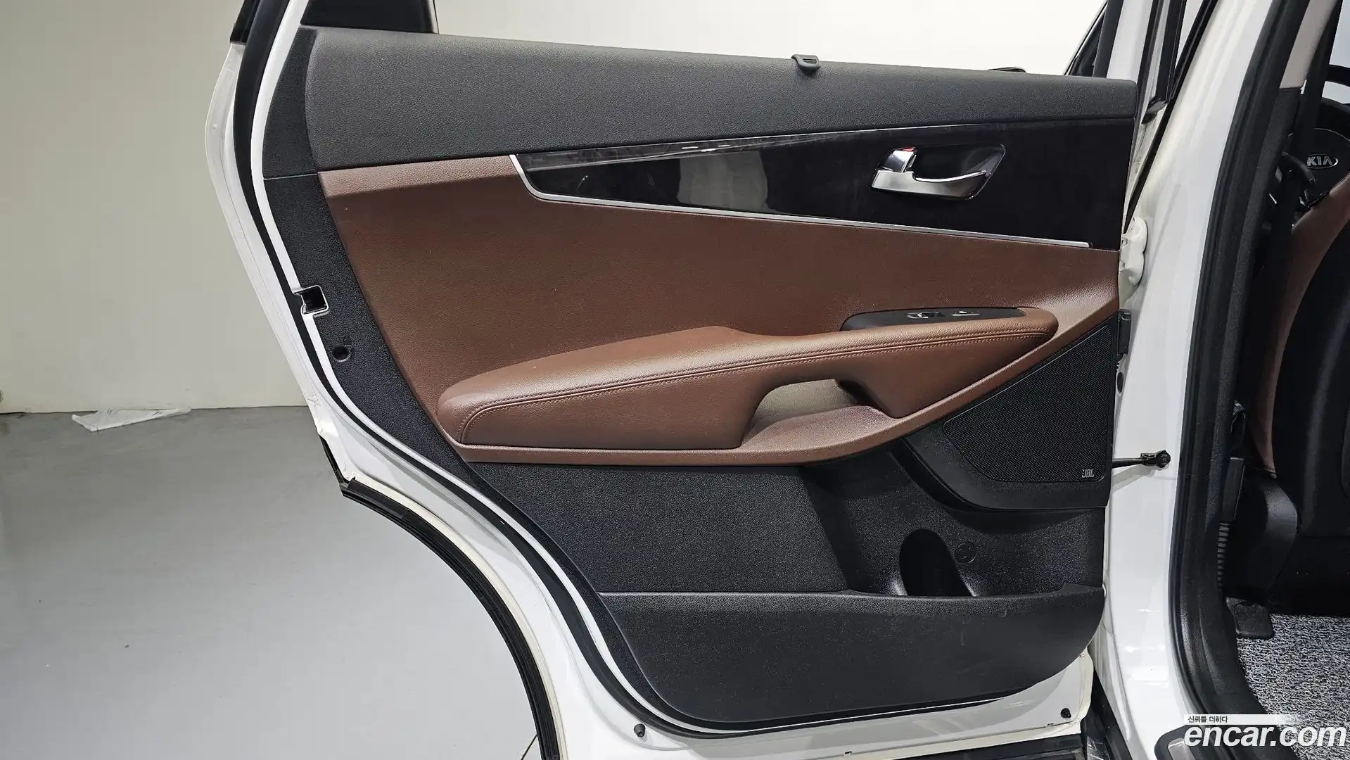 Sorento Kia 2015.8-INNER-035