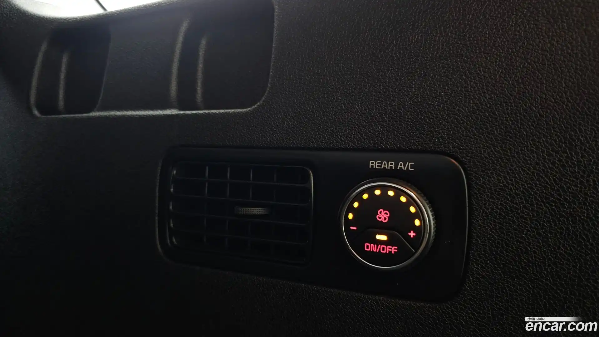 Sorento Kia 2015.8-OPTION-047