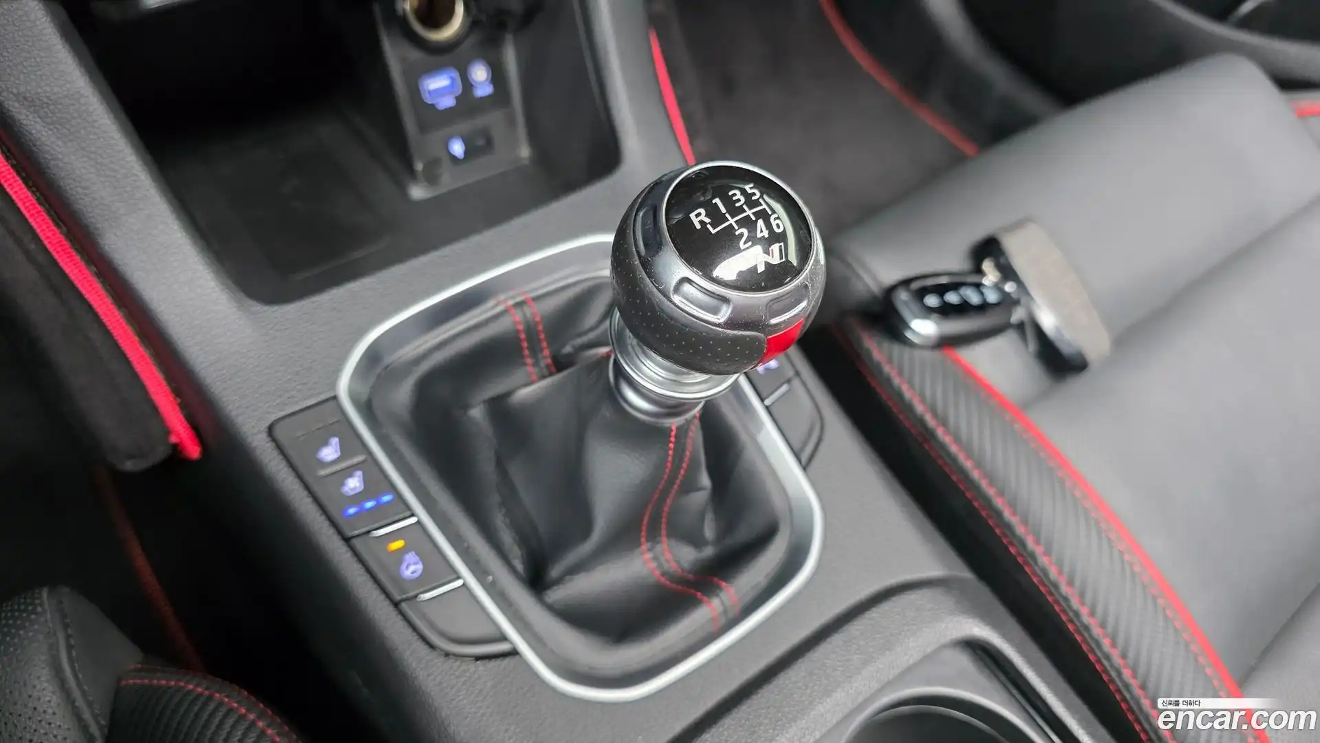 i30 Hyundai 2018.10-INNER-009