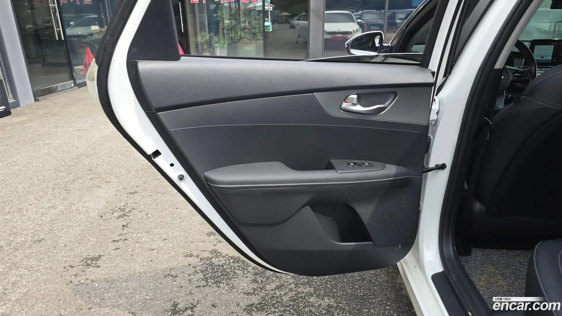 K3 Kia 2019.0-INNER-035