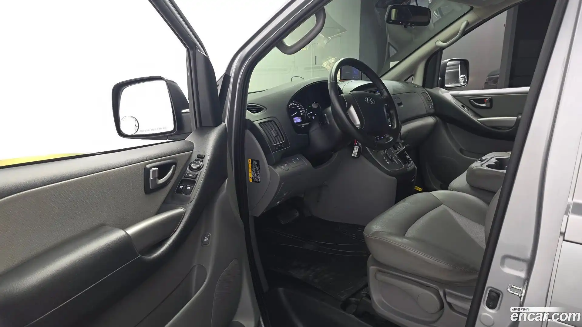 Starex Hyundai 2020.11-INNER-010