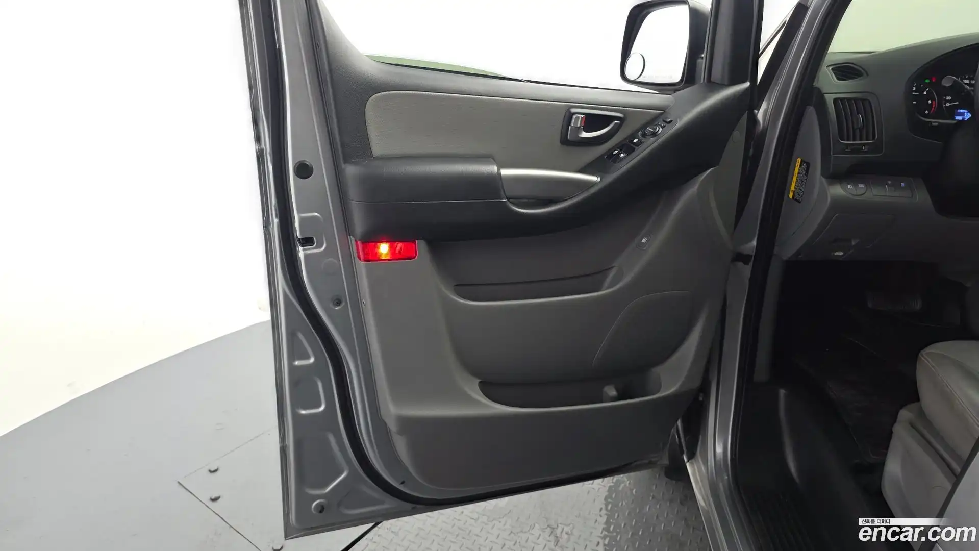 Starex Hyundai 2020.11-INNER-034
