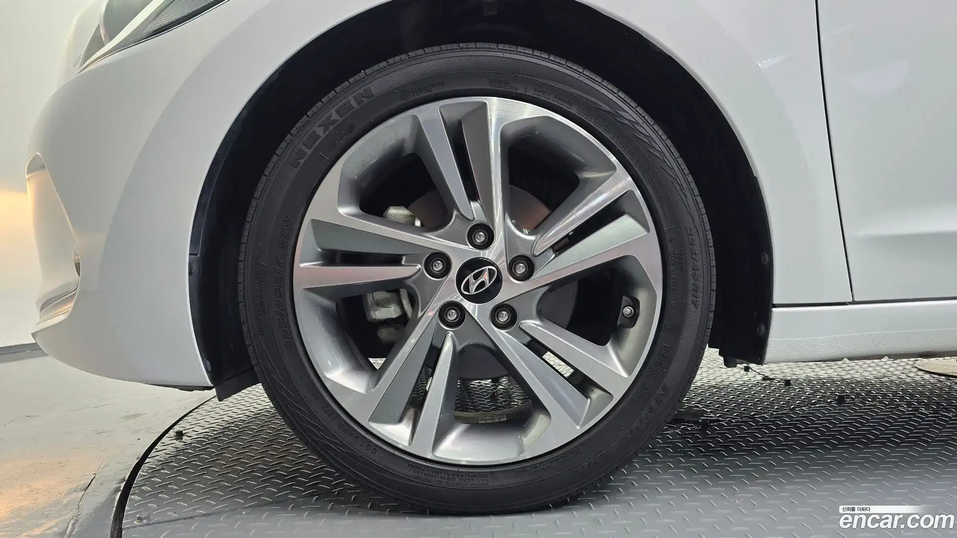 AVANTE Hyundai 2017.8-OUTER-005