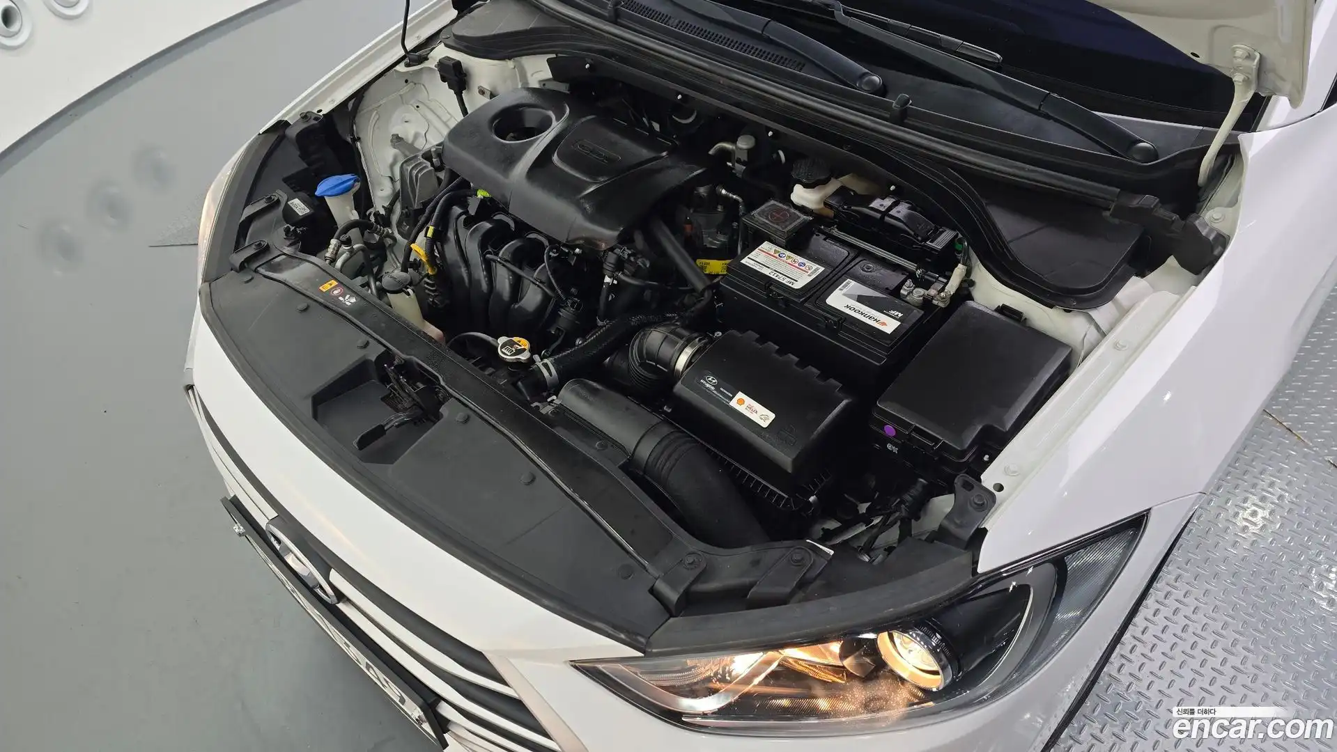 AVANTE Hyundai 2017.8-OUTER-006