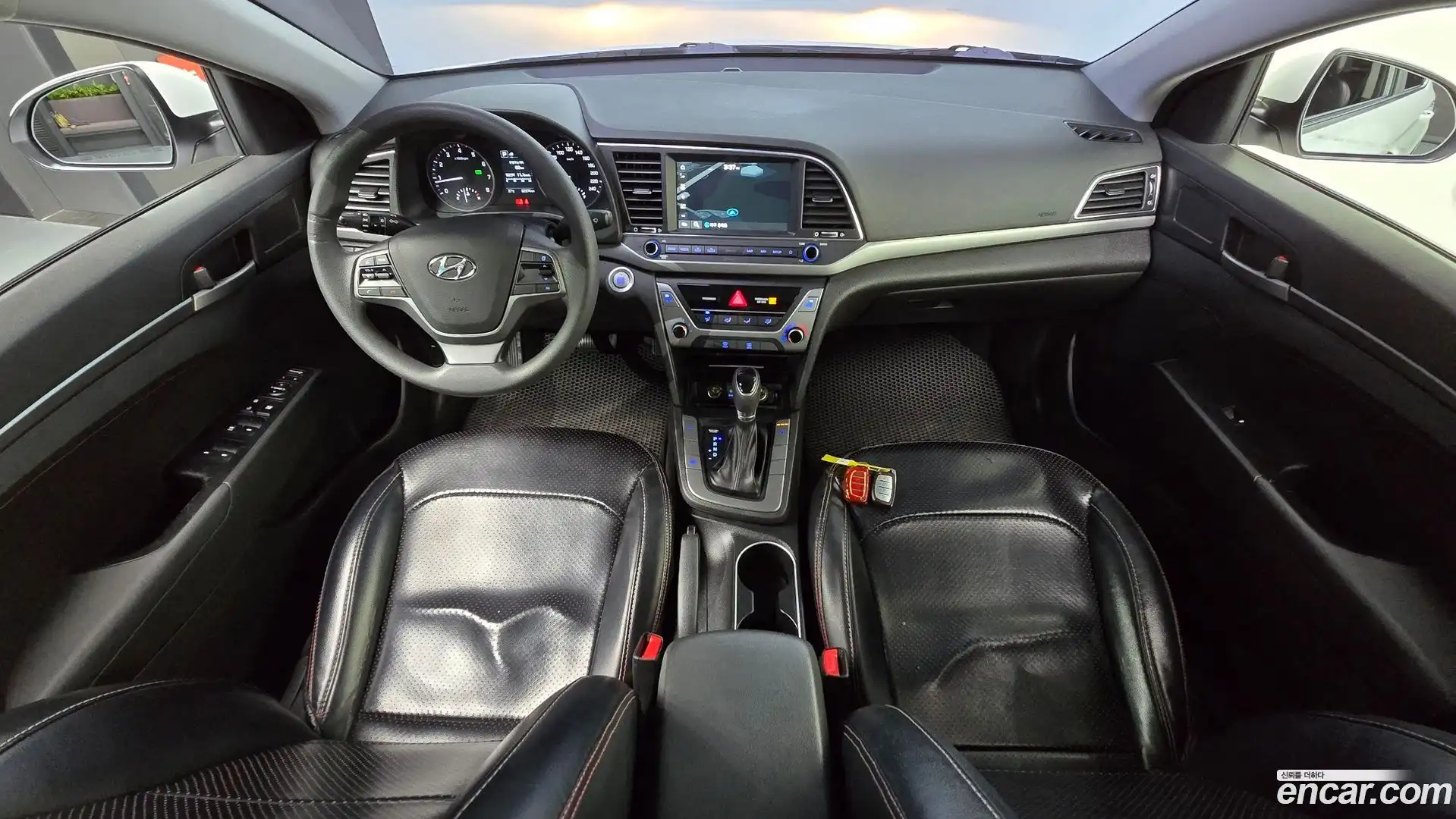AVANTE Hyundai 2017.8-INNER-007