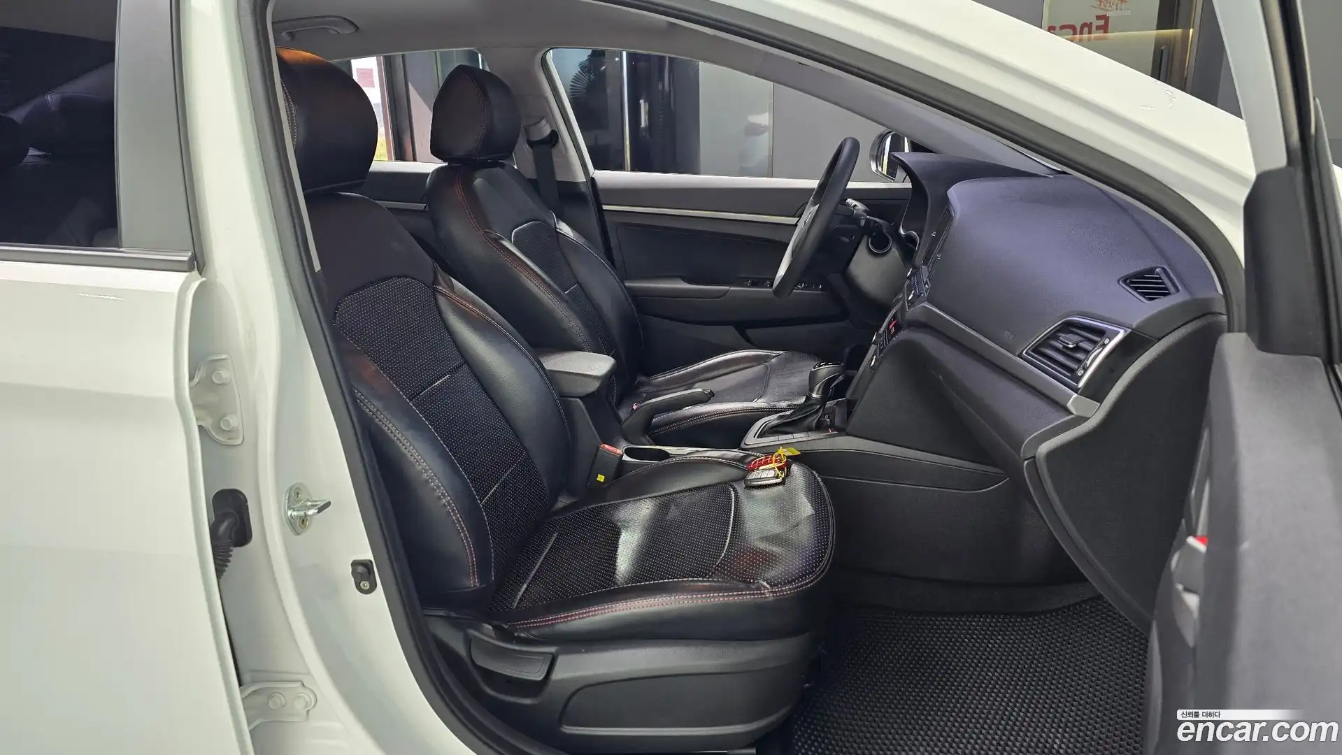 AVANTE Hyundai 2017.8-INNER-010