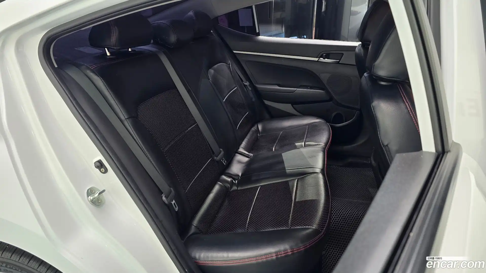 AVANTE Hyundai 2017.8-INNER-036