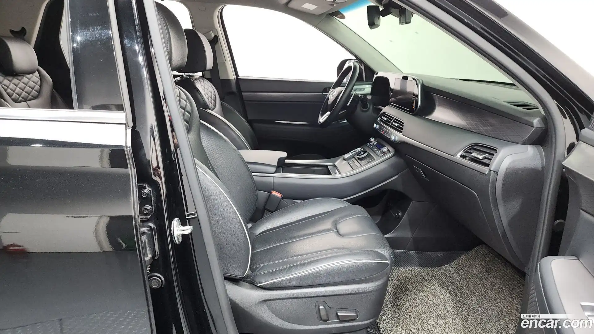 Palisade Hyundai 2020.1-INNER-036