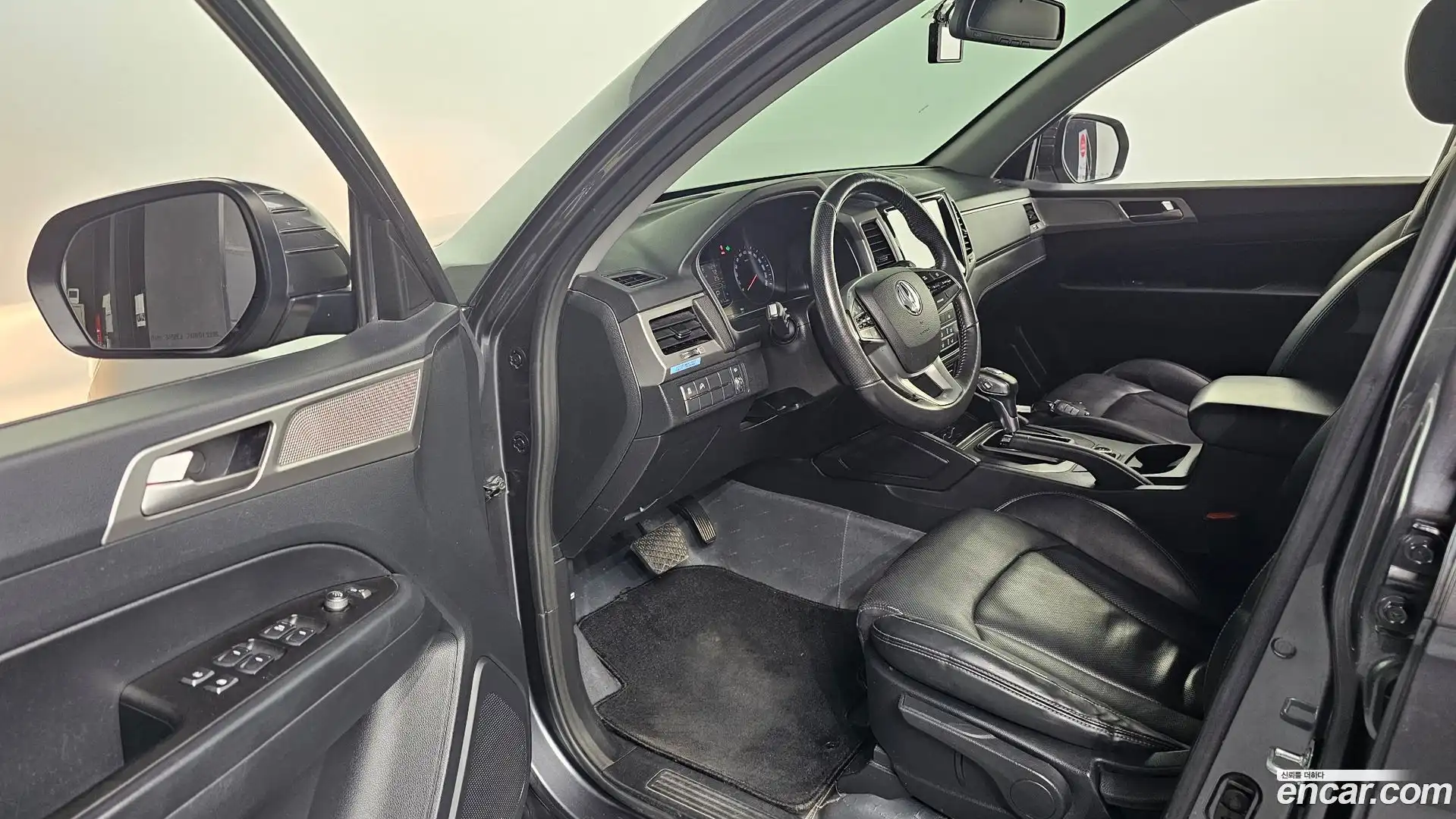 Rexton KG Mobility 2019.1-INNER-010
