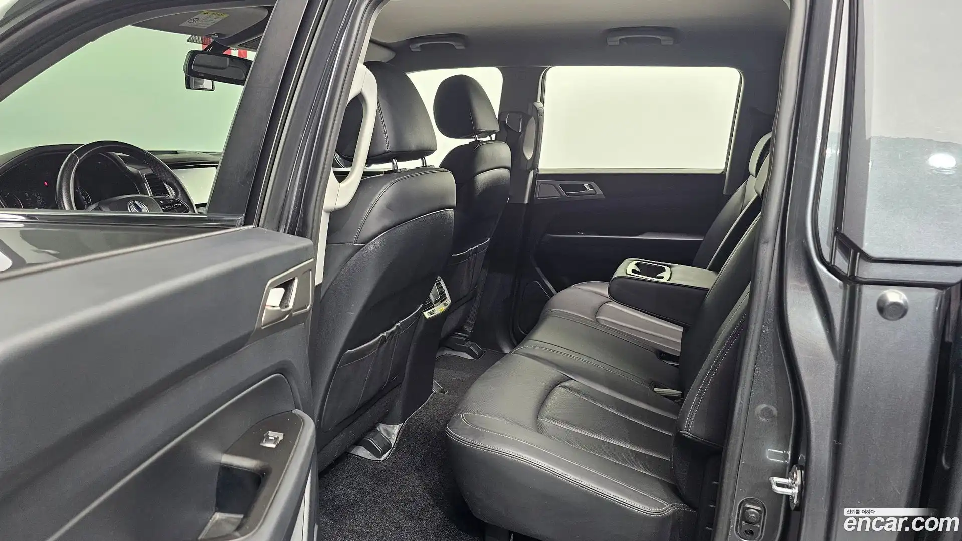 Rexton KG Mobility 2019.1-INNER-036