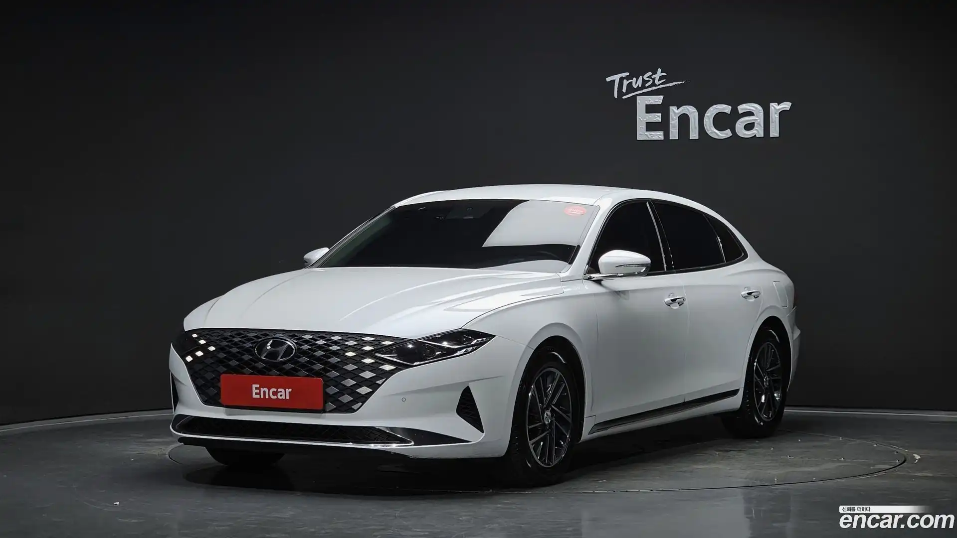 Grandeur Hyundai 2021.10-OUTER-001