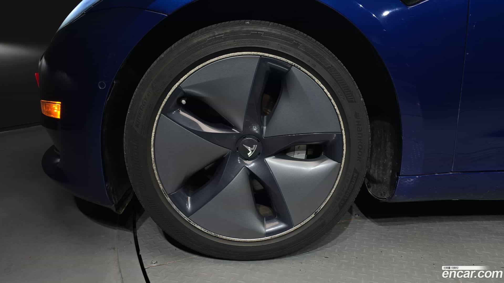 Model 3 Tesla 2020.6-OUTER-005